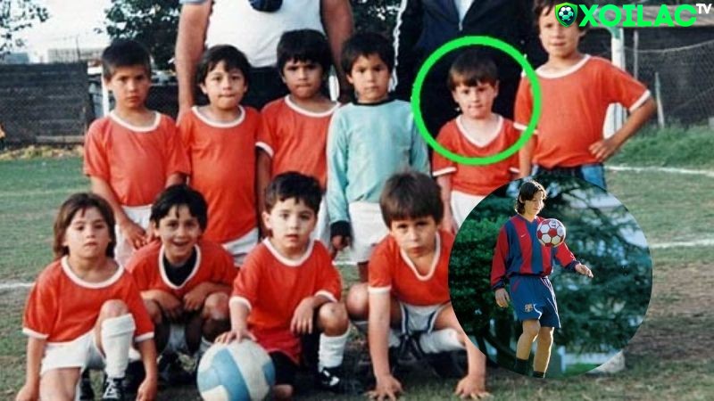 Messi thấp bé hơn hẳn so với bạn bè cùng trang lứa Messi thấp bé hơn hẳn so với bạn bè cùng trang lứa